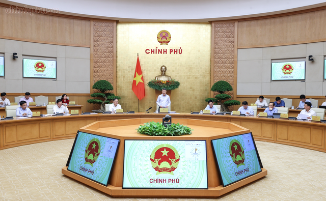 Thủ tướng yêu cầu phấn đấu giảm lãi suất cho vay, giữ ổn định thanh khoản - Ảnh 2.