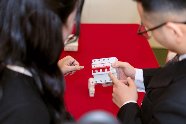 Delixi - Khoa Kim k&yacute; kết hợp t&aacute;c to&agrave;n diện, đưa thương hiệu thiết bị điện quốc tế ch&iacute;nh h&atilde;ng đến h&agrave;ng triệu gia đ&igrave;nh Việt - Ảnh 5.