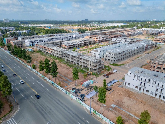 Becamex bán 200 căn Green City Bình Dương cho Becamex IJC với giá hơn 1.012 tỷ đồng- Ảnh 1.