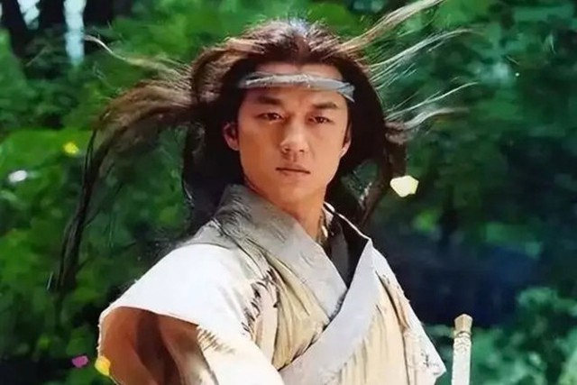 Nam diễn viên từng sở hữu tài sản nghìn tỷ vỡ nợ, giờ livestream bán hàng kiếm sống - Ảnh 1.