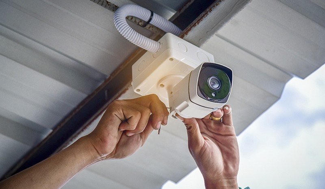 Bí mật giám sát người lao động, phạt đến 70 triệu - Ảnh 1.