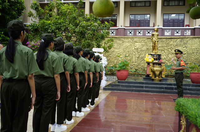 Ngôi trường đặc biệt ở TP. Hồ Chí Minh tiếp nhận “món quà đến đúng lúc” - Ảnh 2.