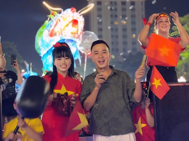 Trung Thu Tuyên Quang: “Thủ phủ đèn lồng” rực sáng, hồn quê hiện lên trong từng khung hình - Ảnh 3.