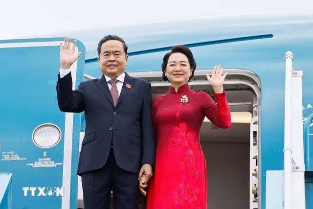 Chủ tịch Quốc hội Trần Thanh Mẫn và Phu nhân lên đường thăm chính thức Hàn Quốc và Mông Cổ - Ảnh 1.