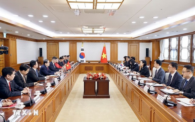 Chủ tịch Quốc hội Trần Thanh Mẫn hội kiến Thủ tướng Hàn Quốc Han Seong Sook - Ảnh 2.