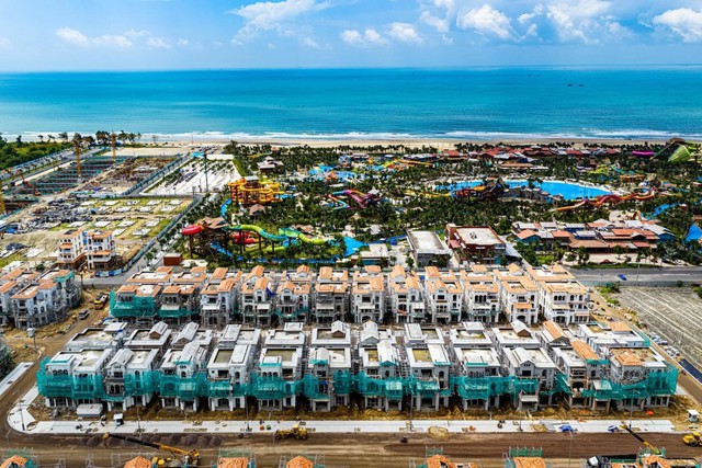 Hàng trăm căn nhà phố, biệt thự sắp hoàn thiện, Blanca City “thay da đổi thịt” sau hơn một năm- Ảnh 2.