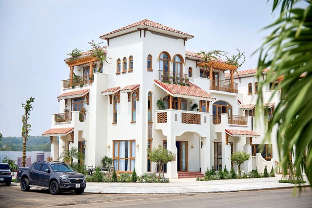 Hàng trăm căn nhà phố, biệt thự sắp hoàn thiện, Blanca City “thay da đổi thịt” sau hơn một năm- Ảnh 4.