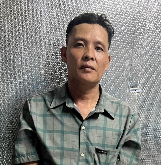 An Giang: Tạm giữ đối tượng đổ xăng đốt vợ cũ - Ảnh 1.