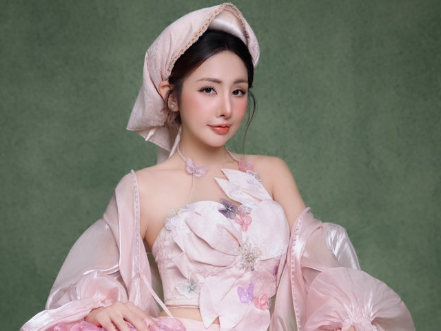 Nữ ca sĩ Việt gây bất ngờ cho khán giả - Ảnh 2.