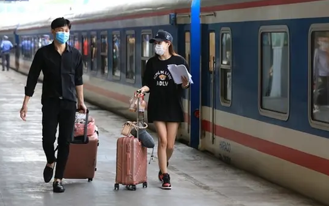 Hành khách đi tàu SE4 cần lưu ý một số thông tin quan trọng trước khi khởi hành để chuyến tàu diễn ra suôn sẻ hơn