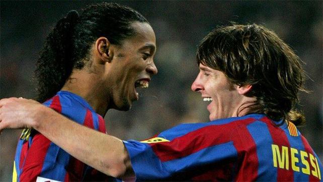 Messi nói gì trước thông tin chi 4 triệu euro để cứu Ronaldinho khỏi cảnh tù