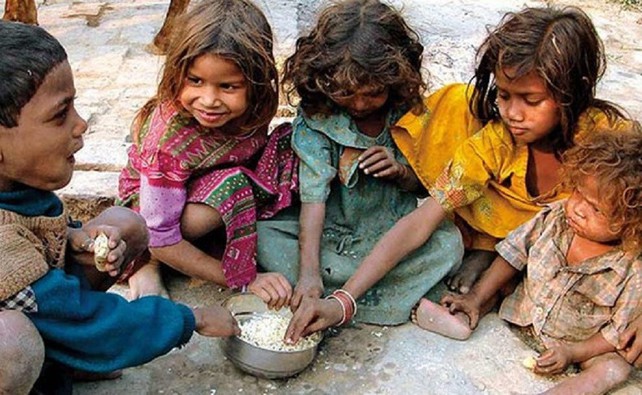 333 triệu trẻ em đang sống trong t&igrave;nh trạng đ&oacute;i ngh&egrave;o c&ugrave;ng cực