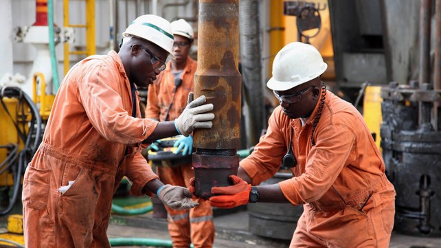 Là nước giàu dầu mỏ, Nigeria đã không được hưởng lợi từ giá dầu cao Là nước giàu dầu mỏ, Nigeria đã không được hưởng lợi từ giá dầu cao