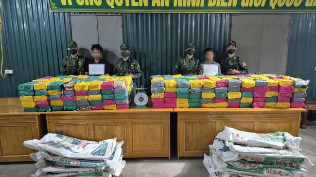 Khen thưởng ban chuyên án bắt giữ nửa tấn ma túy tại biên giới- Ảnh 1. Khen thưởng ban chuyên án bắt giữ nửa tấn ma túy tại biên giới- Ảnh 1.