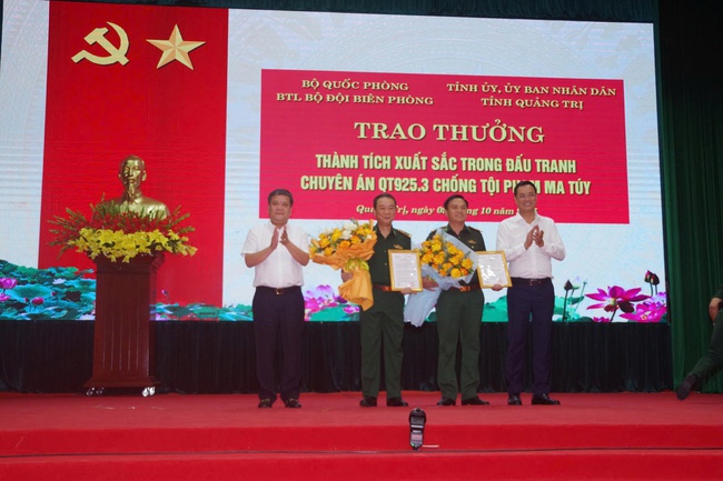 Khen thưởng ban chuyên án bắt giữ nửa tấn ma túy tại biên giới- Ảnh 3. Khen thưởng ban chuyên án bắt giữ nửa tấn ma túy tại biên giới- Ảnh 3.