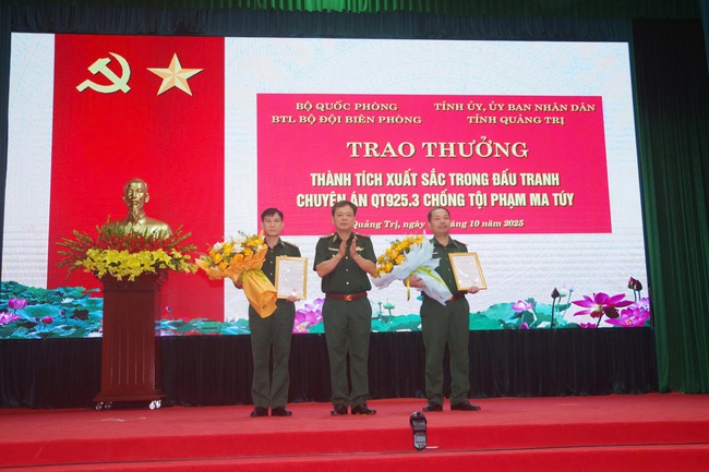 Khen thưởng ban chuyên án bắt giữ nửa tấn ma túy tại biên giới- Ảnh 2. Khen thưởng ban chuyên án bắt giữ nửa tấn ma túy tại biên giới- Ảnh 2.