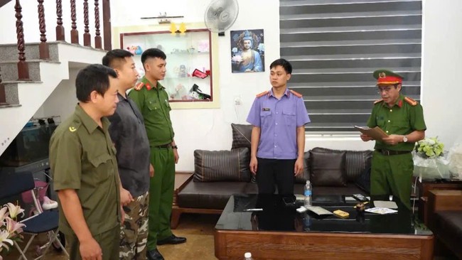 "Bẫy" tín dụng đen khắp nơi, dân nghèo khốn đốn vì lãi chồng lãi- Ảnh 1.