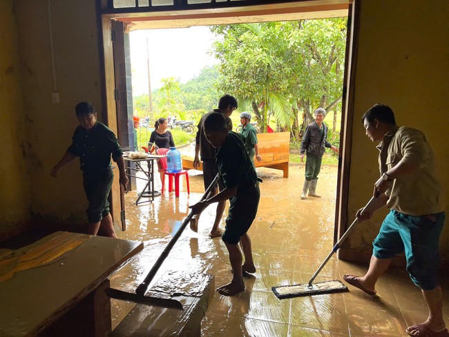 Đà Nẵng trước bão số 13: Chưa kịp nguôi nỗi đau sau mưa lũ, lại gồng mình trong nỗi lo mới- Ảnh 3.