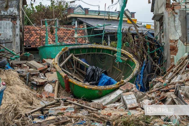 Gia Lai: Gắng gượng "hồi sinh" làng chài Xuân Thạnh tan hoang sau bão dữ, còn người là còn tương lai- Ảnh 14.