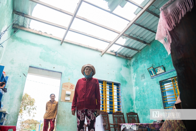 Gia Lai: Gắng gượng "hồi sinh" làng chài Xuân Thạnh tan hoang sau bão dữ, còn người là còn tương lai- Ảnh 4.