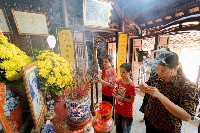Thăm nhà Đại tướng Võ Nguyên Giáp trong những ngày tháng 5 lịch sử- Ảnh 4. Thăm nhà Đại tướng Võ Nguyên Giáp trong những ngày tháng 5 lịch sử- Ảnh 4.