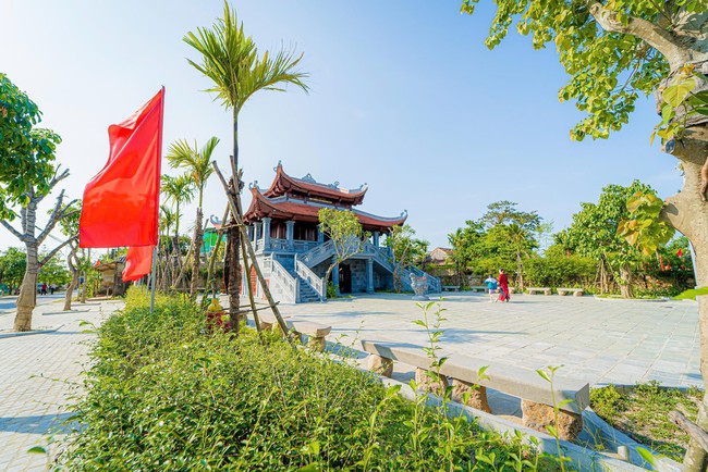 Thăm nhà Đại tướng Võ Nguyên Giáp trong những ngày tháng 5 lịch sử- Ảnh 5. Thăm nhà Đại tướng Võ Nguyên Giáp trong những ngày tháng 5 lịch sử- Ảnh 5.