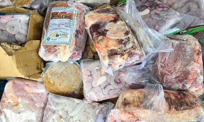 Phát hiện gần 270kg thực phẩm không rõ nguồn gốc tại một hộ kinh doanh- Ảnh 2. Phát hiện gần 270kg thực phẩm không rõ nguồn gốc tại một hộ kinh doanh- Ảnh 2.