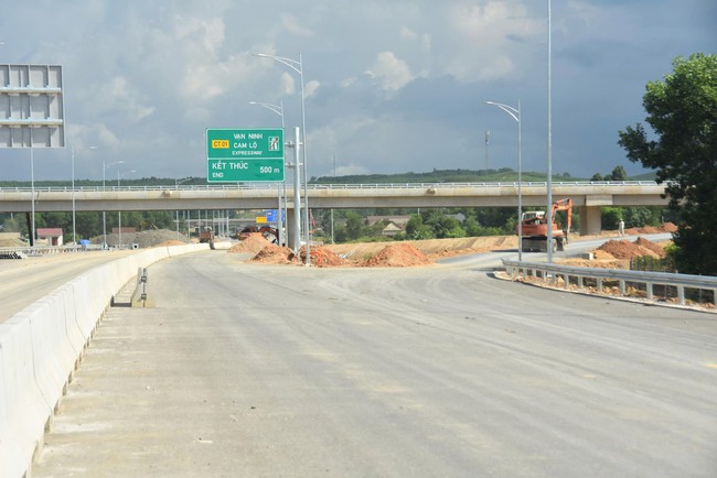 Gỡ vướng tại cao tốc Vạn Ninh - Cam Lộ để về đích đúng hẹn- Ảnh 4.