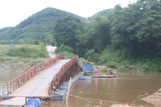 Thấp thỏm những cây cầu yếu trước mùa mưa bão cận kề- Ảnh 4. Thấp thỏm những cây cầu yếu trước mùa mưa bão cận kề- Ảnh 4.