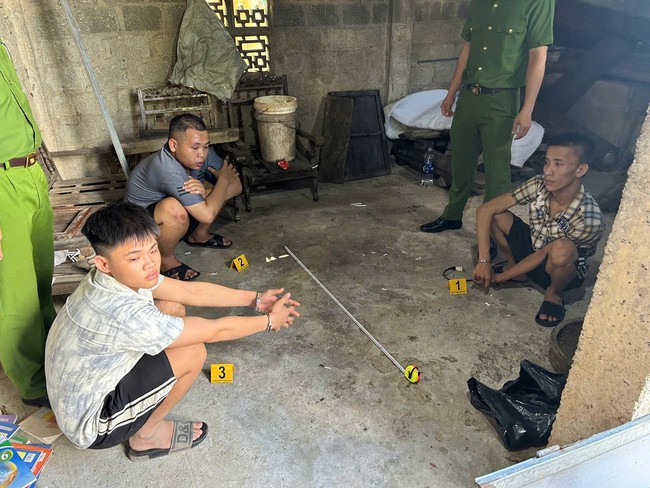 Liên tiếp triệt phá 2 nhóm tổ chức "tiệc" ma túy tập thể- Ảnh 1.