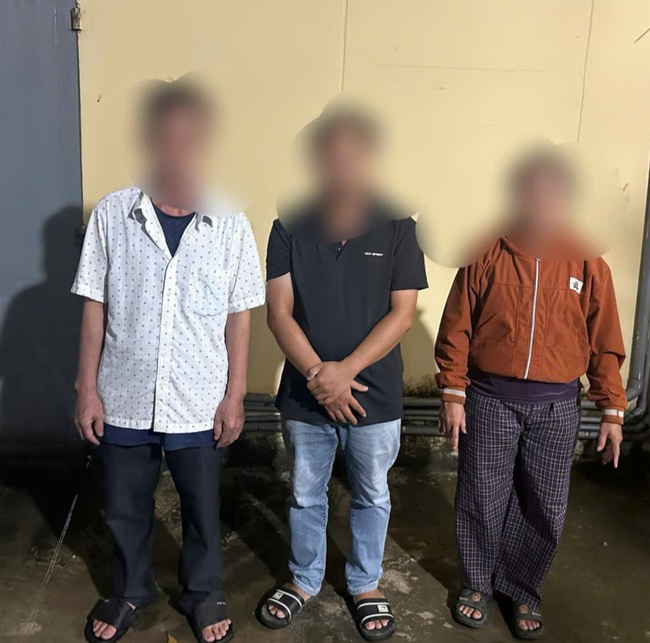 Phát hiện đường dây “phù phép” hồ sơ, giấy tờ giả để trục lợi ở Đồng Nai- Ảnh 3. Phát hiện đường dây “phù phép” hồ sơ, giấy tờ giả để trục lợi ở Đồng Nai- Ảnh 3.
