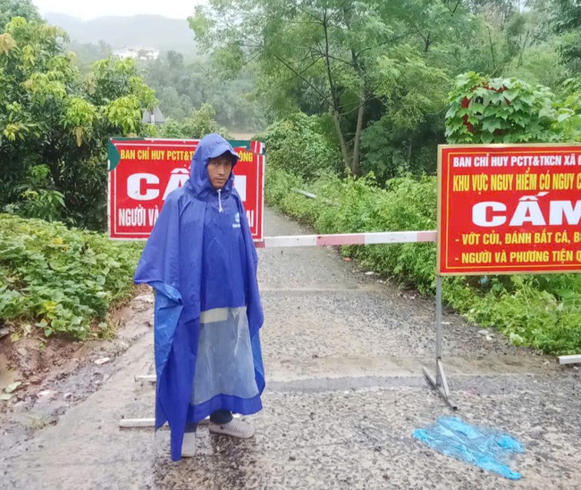 Quảng Trị mưa lớn gây chia cắt một số nơi, sơ tán người dân đến nơi an toàn - Ảnh 4. Quảng Trị mưa lớn gây chia cắt một số nơi, sơ tán người dân đến nơi an toàn - Ảnh 4.