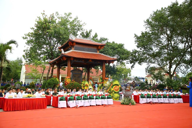 Khánh thành Khu tưởng niệm thanh niên xung phong hy sinh tại Bến phà Long Đại- Ảnh 1.