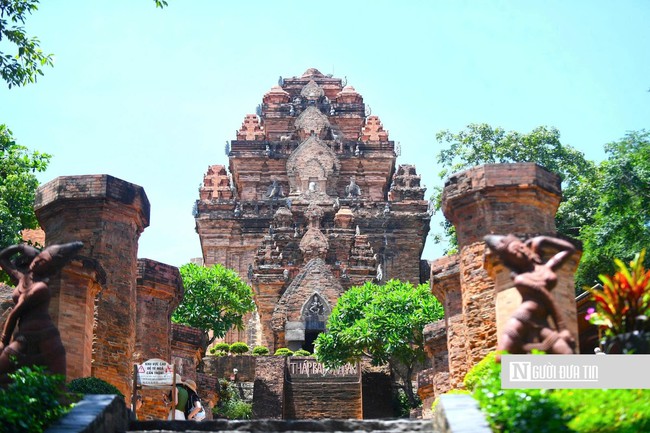 Cận cảnh Th&aacute;p B&agrave; Ponagar ngh&igrave;n năm tuổi, di t&iacute;ch quốc gia đặc biệt giữa l&ograve;ng Nha Trang- Ảnh 4.