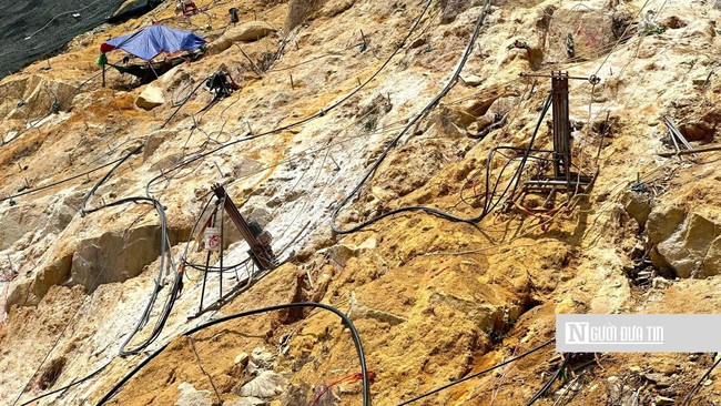 Ngổn ngang xử l&yacute; sạt lở tr&ecirc;n đ&egrave;o Kh&aacute;nh L&ecirc; nối Nha Trang - Đ&agrave; Lạt- Ảnh 9.