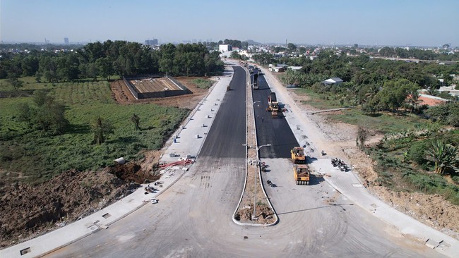 Cầu Thống Nhất &ldquo;thay &aacute;o mới&rdquo;, sẵn s&agrave;ng th&ocirc;ng xe kỹ thuật trước Tết- Ảnh 3.