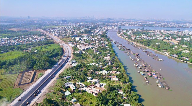 Cầu Thống Nhất &ldquo;thay &aacute;o mới&rdquo;, sẵn s&agrave;ng th&ocirc;ng xe kỹ thuật trước Tết- Ảnh 8.