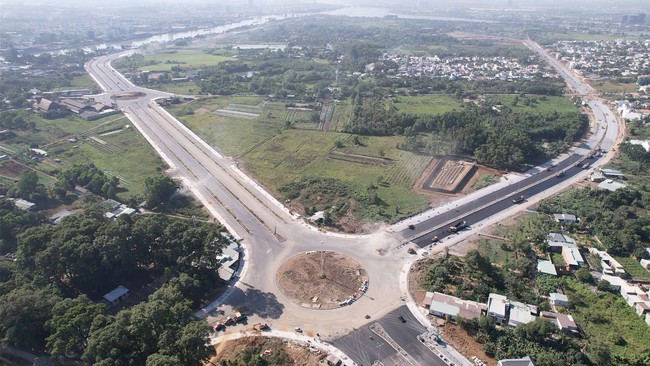 Cầu Thống Nhất &ldquo;thay &aacute;o mới&rdquo;, sẵn s&agrave;ng th&ocirc;ng xe kỹ thuật trước Tết- Ảnh 9.