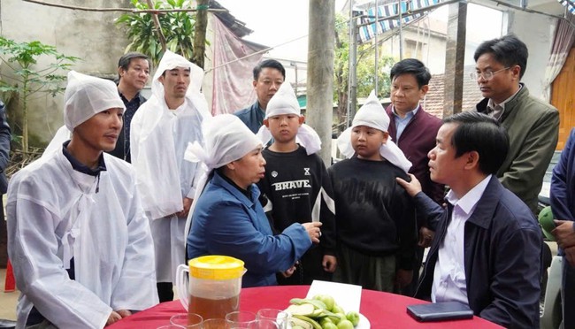 Vụ lật đ&ograve; chở 7 người: T&igrave;m thấy 2 &ocirc;ng ch&aacute;u, s&ocirc;ng Gianh phủ m&agrave;u tang thương - Ảnh 2.