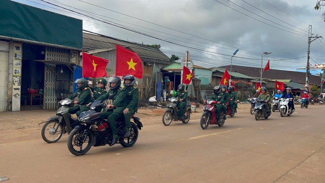 V&ugrave;ng bi&ecirc;n giới Quảng Trị rộn r&agrave;ng trước ng&agrave;y hội non s&ocirc;ng- Ảnh 16.