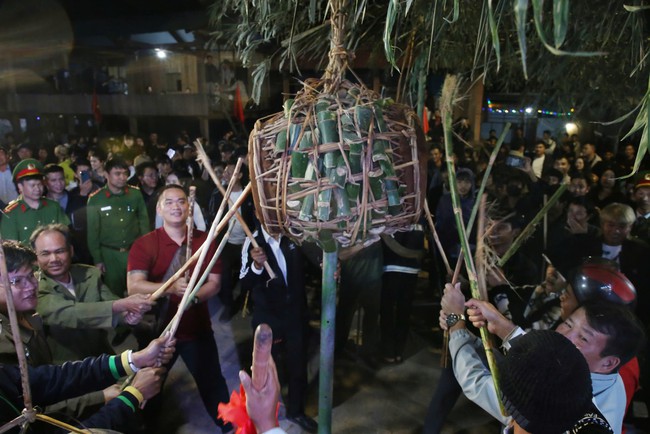 Lễ hội Đập trống v&agrave; chuyện t&igrave;nh "một đ&ecirc;m" kỳ lạ giữa đại ng&agrave;n Trường Sơn- Ảnh 8.