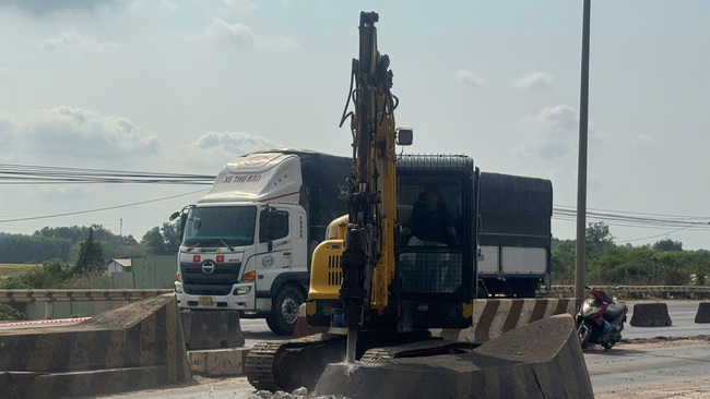 Th&aacute;o dỡ trạm thu ph&iacute; &ldquo;&aacute;n ngữ&rdquo; tr&ecirc;n QL51, trả lại mặt đường th&ocirc;ng tho&aacute;ng cho cửa ng&otilde; Đồng Nai- Ảnh 14.