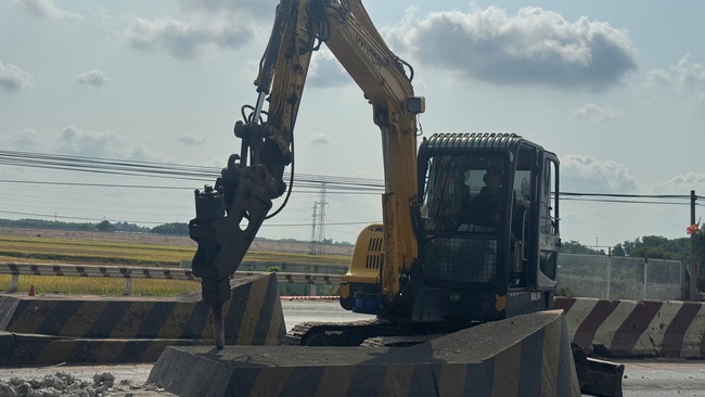 Th&aacute;o dỡ trạm thu ph&iacute; &ldquo;&aacute;n ngữ&rdquo; tr&ecirc;n QL51, trả lại mặt đường th&ocirc;ng tho&aacute;ng cho cửa ng&otilde; Đồng Nai- Ảnh 15.