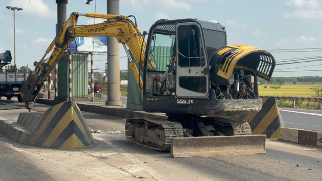 Th&aacute;o dỡ trạm thu ph&iacute; &ldquo;&aacute;n ngữ&rdquo; tr&ecirc;n QL51, trả lại mặt đường th&ocirc;ng tho&aacute;ng cho cửa ng&otilde; Đồng Nai- Ảnh 11.