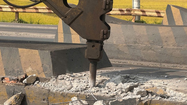 Th&aacute;o dỡ trạm thu ph&iacute; &ldquo;&aacute;n ngữ&rdquo; tr&ecirc;n QL51, trả lại mặt đường th&ocirc;ng tho&aacute;ng cho cửa ng&otilde; Đồng Nai- Ảnh 12.