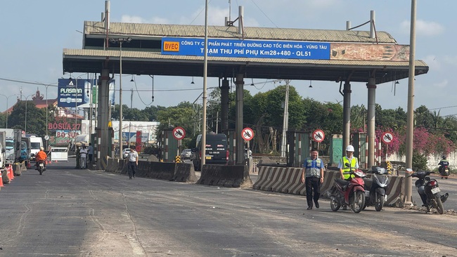 Th&aacute;o dỡ trạm thu ph&iacute; &ldquo;&aacute;n ngữ&rdquo; tr&ecirc;n QL51, trả lại mặt đường th&ocirc;ng tho&aacute;ng cho cửa ng&otilde; Đồng Nai- Ảnh 3.