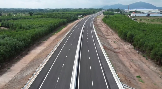 Đồng Nai trước &ldquo;c&uacute; h&iacute;ch&rdquo; lịch sử: Tiến gần mục ti&ecirc;u th&agrave;nh phố trực thuộc Trung ương- Ảnh 6.