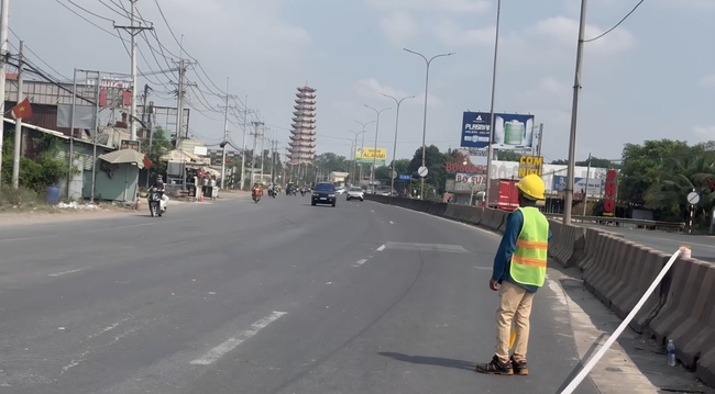 Th&aacute;o dỡ trạm thu ph&iacute; &ldquo;&aacute;n ngữ&rdquo; tr&ecirc;n QL51, trả lại mặt đường th&ocirc;ng tho&aacute;ng cho cửa ng&otilde; Đồng Nai- Ảnh 8.