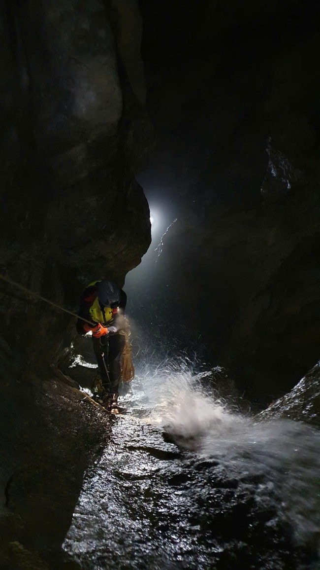 Sự kỳ vĩ của những hang động mới ph&aacute;t hiện tại Phong Nha - Kẻ B&agrave;ng- Ảnh 3.