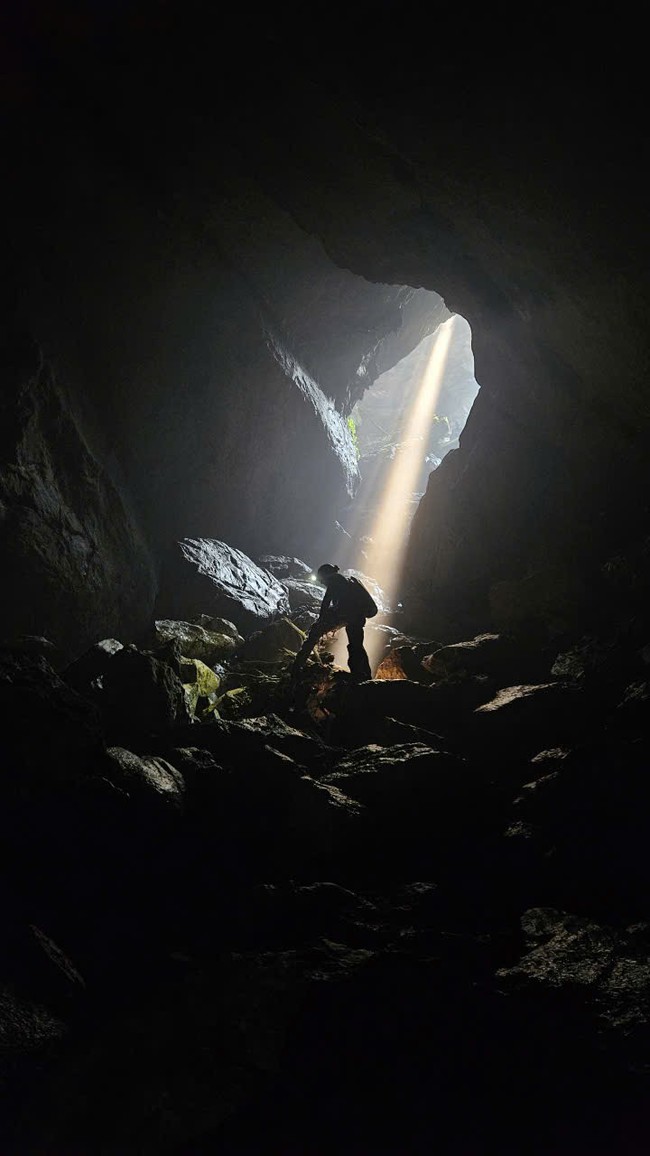 Sự kỳ vĩ của những hang động mới ph&aacute;t hiện tại Phong Nha - Kẻ B&agrave;ng- Ảnh 4.